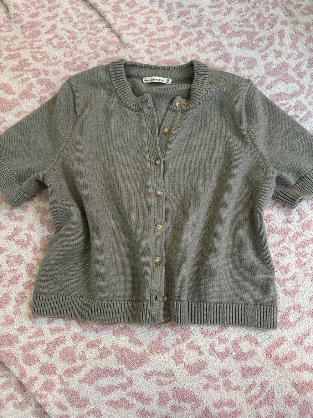 Abercrombie soft Olive Short‑Sleeve Knit Cardigan cropped like